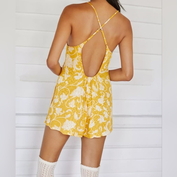 By Anthropologie Sensual Strappy Romper, Yellow Motif, Size Medium - Picture 3 of 17